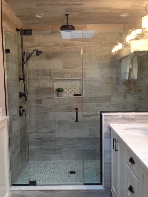 Bathroom Reno Ideas / 30 Small Bathroom Before And Afters Small Bathroom Remodels Hgtv - A luxe bathroom makeover for under $4,000.